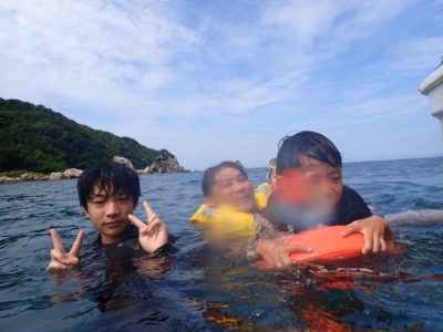 和歌山の海でボートスノーケリング 