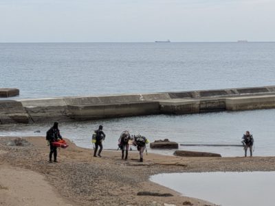 和歌山の海でビーチダイビング